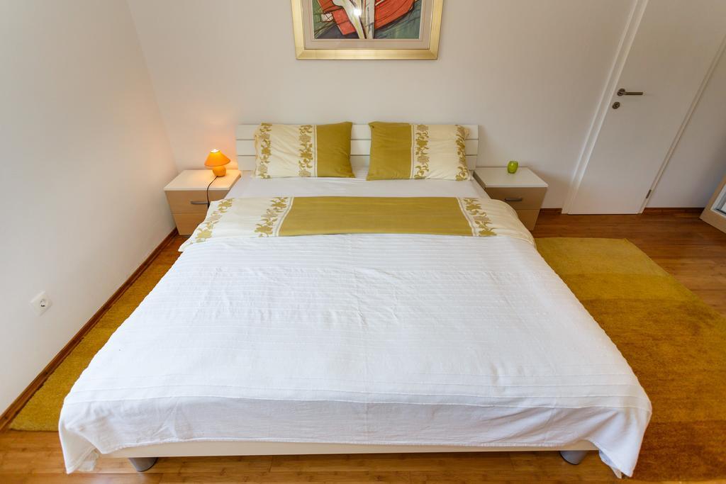Villa Mirela Apartment ヴルブニク エクステリア 写真